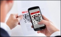 Ve svém mobilním telefonu spustíte aplikaci pro mobilní bankovnictví a vyberete možnost sejmutí QR kódu