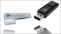 Kombinace HW klíče (na klíčence Talkey) a hesla: klíč existuje jen v Talkey, heslo zná jen držitel.