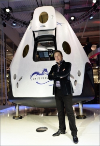 Vícenásobně použitelný Dragon V2 pro 7 osob (Foto: SpaceX)