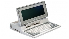 Historický laptop Toshiba T1100 z roku 1985