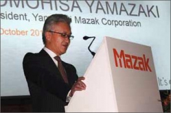 Tiskovou konferenci společnosti Yamazaki Mazak v rámci EMO Milano 2015 zahájil její prezident Tomohiša Jamazaki