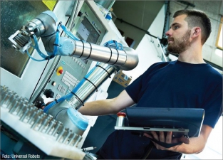 Těsné partnerství s lidmi: roboty z Dánska jsou navrženy pro přímou spolupráci s lidskou obsluhou ve výrobě. /Foto: Universal Robots/