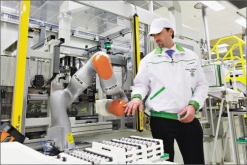 Roboty v továrně Škoda Auto ve Vrchlabí
