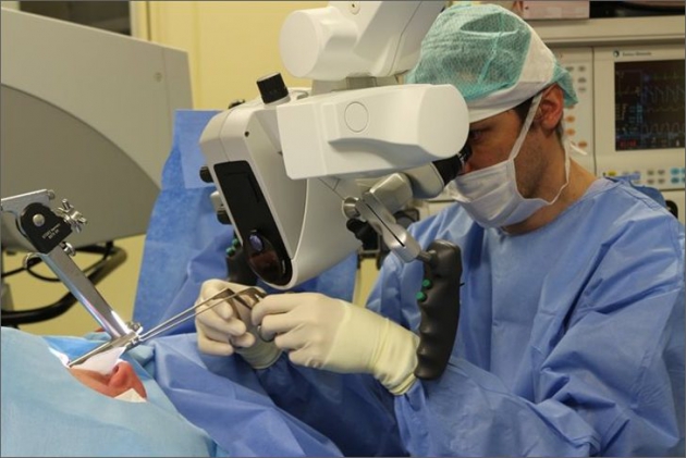 Lékařům na ORL v Jihlavě pomáhá špičkový mikroskop