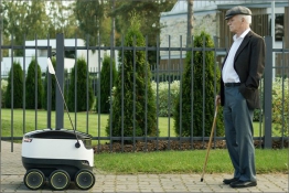 Co myslíte - budeme se v budoucnu na ulicích běžně míjet s robotickými zásilkami?