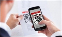 Ve svém mobilním telefonu spustíte aplikaci pro mobilní bankovnictví a vyberete možnost sejmutí QR kódu Ve svém mobilním telefonu spustíte aplikaci pro mobilní bankovnictví a vyberete možnost sejmutí QR kódu