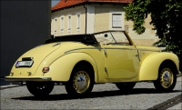 Elegantní ŠKODA 1101 Roadster z roku 1948, mezi fanoušky známá jako Tudor