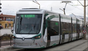 Tramvaj z dílen plzeňské Škody Transportation vozí první cestující v Turecku