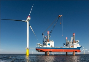 Instalace větrné elektrárny pomocí plavidla Sea Installer