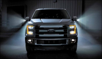 Nové řešení čelního LED osvětlení značky Osram propůjčuje novému Fordu F150 nezaměnitelný vzhled.