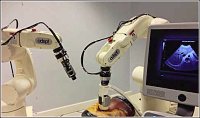 Součástí mnoha lékařských pracovišť se postupně stávají roboti-asistenti.