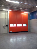 V roce 2013 firma TLS CZ svá automatická rychloběžná rolovací vrata instalovala například v závodech Ronal v Jičíně a v Pardubicích