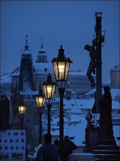 Plynové lampy poprvé rozsvítily ulice před 167 lety
