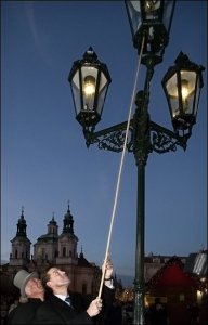 Dnešní lampy jsou vybaveny termoelektrickými pojistkami a jsou pravidelně kontrolovány.