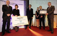 Předávání cen vítězi Rodinné firmy roku 2013 společnosti KAMA, spol. s.r.o. Předávání cen vítězi Rodinné firmy roku 2013 společnosti KAMA, spol. s.r.o.