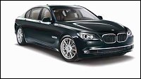 V karosérii automobilu 7er BMW je mezi kovovými součástmi více než stovka metrů lepených spojů