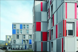 Modulární stavební konstrukce s úspornými okny Schüco Alu Inside, která přispívají k prakticky nulovým nákladům za topení a teplou vodu