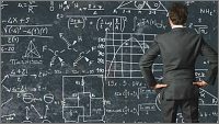 Současná výuka matematiky je postavena tak, že se z každého dítěte na základní a střední škole snaží udělat akademického matematika.
