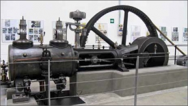Parní stroj je symbolem průmyslové revoluce, dnes považované za první průmyslovou revoluci.