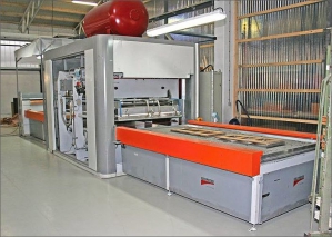 Použitý 3D Lis k zakoupení na Surplex.com
