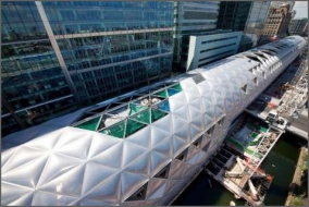 Dokončovací práce na 285 m dlouhé Crossrail Station podle projektu Forster &amp; Partner /Foto: Wiemag/