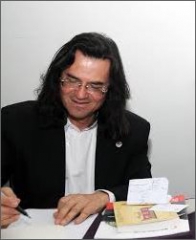 Hlavním architektem skleněného mostu je prof. Haim Dotan