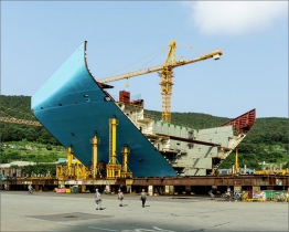 Megakontejnerový Maersk Triple-E přichází s trojúhelníkovým profilem trupu