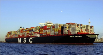 Současná největší kontejnerová loď světa MSC Oscar s 19 240 TEU /Zdroj: wikipedia/