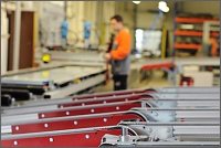 U nás TYROS Loading Systems CZ ročně nainstaluje v průměru 1000 průmyslových vrat a 500 nakládacích míst U nás TYROS Loading Systems CZ ročně nainstaluje v průměru 1000 průmyslových vrat a 500 nakládacích míst