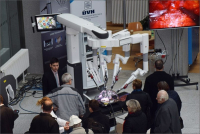 Roboticky operovaní pacienti na setkání s operatéry i robotem Roboticky operovaní pacienti na setkání s operatéry i robotem