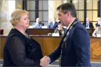 Vedení města Brna udělilo profesorce Ivaně Márové z Fakulty chemické VUT v Brně prestižní ocenění za přínos technickým vědám Vedení města Brna udělilo profesorce Ivaně Márové z Fakulty chemické VUT v Brně prestižní ocenění za přínos technickým vědám
