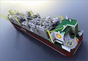 Největší plavidlo světa FLNG Prelude v pohledu od zádě