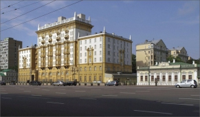 Pohled na starou budovu amerického velvyslanectví v Moskvě