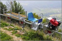 Nejrozšířenější monorack M500 s vozíkem pro 250 kg s benzinovým motorem Honda
