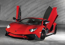 variaLamborghini Aventador Superveloce