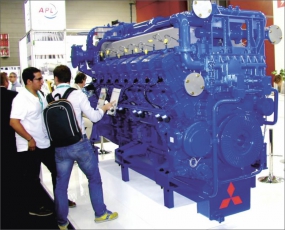 Plynový motor Mitsubishi Heavy Industries. Výkon: 1,5 MW, počet otáček: 1500.min–1, mechanická účinnost : 42,1 % (nejvyšší účinnost ve třídě plynových motorů 1,5 MW)