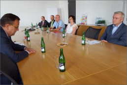 Ministr Jan Mládek jednal s vedením a odboráři Kovosvitu MAS Sezimovo Ústí