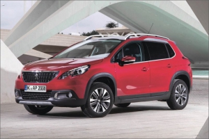 Vzhled siláka, jak se prezentuje Peugeot 2008, je u vozů typu SUV žádoucí