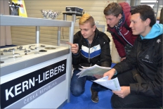 Budoucí středoškoláci si na výstavě Vzdělání a řemeslo mohli prohlédnou i expozici strojírenské společnosti Kern-Liebers CR
