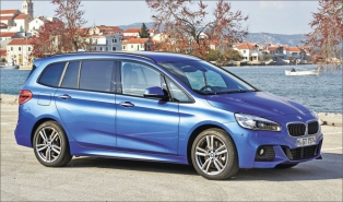 Gran Tourer vznikl u BMW prodloužením modelu Active Tourer z 4,34 na 4,55 m a je možné ho získat i v sedmisedadlovém provedení