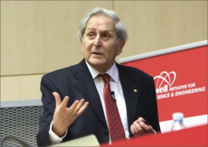Na otázky TT odpovídal prof. Claude Cohen-Tannoudji