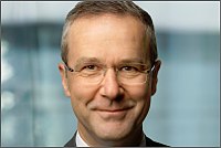 Anders Lindblad, viceprezident a ředitel oddělení IT a cloudových produktů ve společnosti Ericsson Anders Lindblad, viceprezident a ředitel oddělení IT a cloudových produktů ve společnosti Ericsson