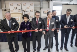 Společnost A123 Systems slavnostně otevřela novou továrnu v Česku