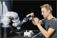 Koboty otevírají nové možnosti kooperace člověk-stroj.
