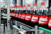 Coca Cola je jednou z nejznámějších světových značek Coca Cola je jednou z nejznámějších světových značek