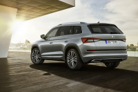Vrcholná verze SUV přichází sériově s progresivním posilovačem řízení Vrcholná verze SUV přichází sériově s progresivním posilovačem řízení