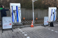 Rychlonabíjecí stanice pro elektromobily Siemens Triberium 150 kW vítězem ankety Zlatý volant Rychlonabíjecí stanice pro elektromobily Siemens Triberium 150 kW vítězem ankety Zlatý volant