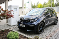 Češi vyvinuli unikátní rychlonabíječky pro elektromobily. Infrastrukturu dobíjecích stanic chtějí budovat celosvětově. Češi vyvinuli unikátní rychlonabíječky pro elektromobily. Infrastrukturu dobíjecích stanic chtějí budovat celosvětově.