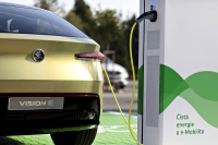 skoda-vision-e-emobility-battery.jpg 	  ŠKODA AUTO vybuduje v domovské České republice 7 000 dobíjecích bodů pro elektromobily