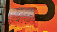 Ocelový ingot před nahřívací pecí v továrně Le Creusot dnešní společnosti Framatome (snímek je z roku 2015, kdy byla ještě součástí Arevy) Foto: Areva, Jean-Marie Taillat
